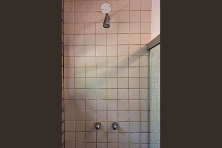 Casa para alugar com 241m², 4 quartos e 2 vagasBanheiro 1