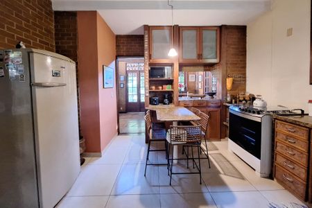 Casa para alugar com 241m², 4 quartos e 2 vagasCozinha