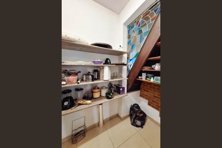 Casa para alugar com 241m², 4 quartos e 2 vagasDespensa