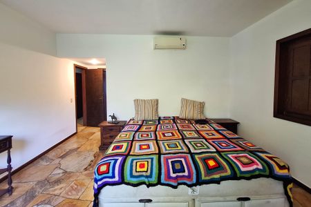 Casa para alugar com 241m², 4 quartos e 2 vagasSuíte 1