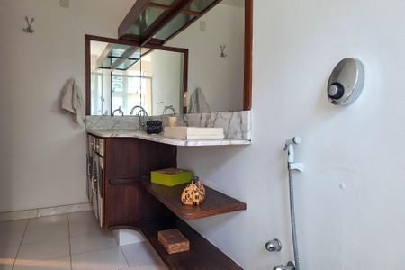 Casa para alugar com 241m², 4 quartos e 2 vagasBanheiro da Suíte 1