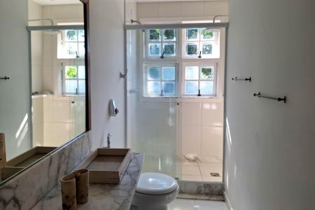 Casa para alugar com 241m², 4 quartos e 2 vagasBanheiro da Suíte 1