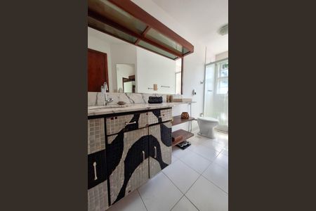 Casa para alugar com 241m², 4 quartos e 2 vagasBanheiro da Suíte 1