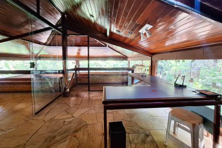 Casa para alugar com 241m², 4 quartos e 2 vagasEscritório