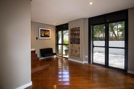 Apartamento à venda com 229m², 3 quartos e 3 vagas Apartamento à venda com 229m², 3 quartos e 3 vagasÁrea de lazer privado