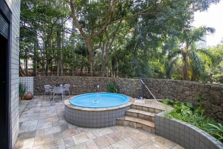 Apartamento à venda com 229m², 3 quartos e 3 vagas Apartamento à venda com 229m², 3 quartos e 3 vagasÁrea de lazer privado