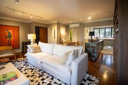 Apartamento à venda com 229m², 3 quartos e 3 vagas Apartamento à venda com 229m², 3 quartos e 3 vagasSala