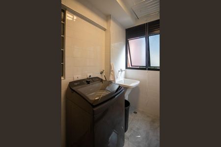 Apartamento à venda com 229m², 3 quartos e 3 vagas Apartamento à venda com 229m², 3 quartos e 3 vagasÁrea de Serviço