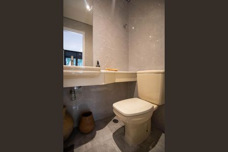 Apartamento à venda com 229m², 3 quartos e 3 vagas Apartamento à venda com 229m², 3 quartos e 3 vagasBanheiro