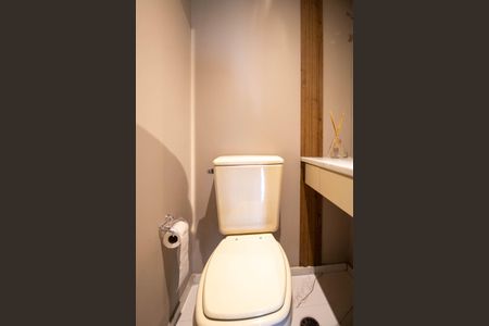 Apartamento à venda com 229m², 3 quartos e 3 vagas Apartamento à venda com 229m², 3 quartos e 3 vagasLavabo