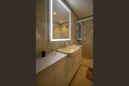 Apartamento à venda com 229m², 3 quartos e 3 vagas Apartamento à venda com 229m², 3 quartos e 3 vagasBanheiro Social