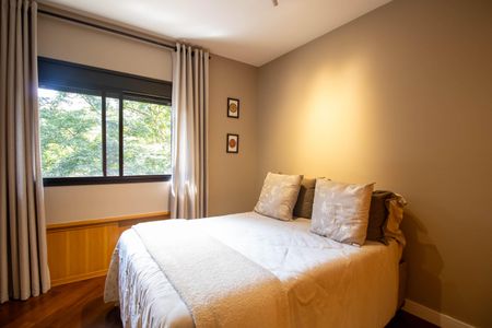 Apartamento à venda com 229m², 3 quartos e 3 vagas Apartamento à venda com 229m², 3 quartos e 3 vagasQuarto 1