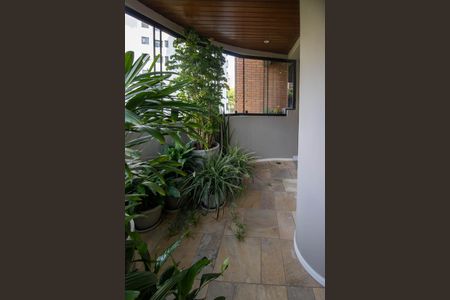 Apartamento à venda com 229m², 3 quartos e 3 vagas Apartamento à venda com 229m², 3 quartos e 3 vagasVaranda da Sala