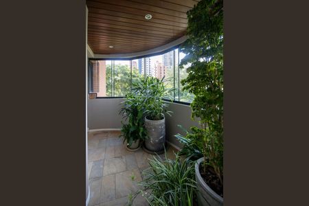 Apartamento à venda com 229m², 3 quartos e 3 vagas Apartamento à venda com 229m², 3 quartos e 3 vagasVaranda da Sala