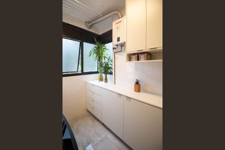 Apartamento à venda com 229m², 3 quartos e 3 vagas Apartamento à venda com 229m², 3 quartos e 3 vagasÁrea de Serviço