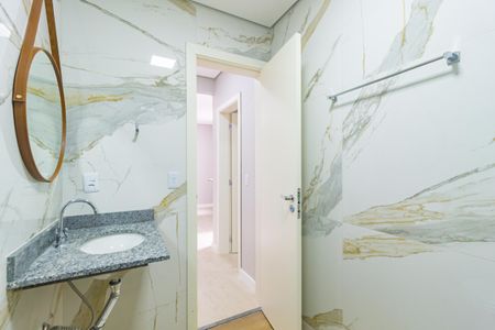 Banheiro de casa para alugar com 1 quarto, 40m² em Jardim Analia Franco, São Paulo