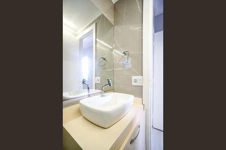 Apartamento à venda com 70m², 2 quartos e 1 vaga Apartamento à venda com 70m², 2 quartos e 1 vagaBanheiro da suíte