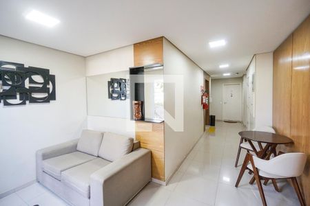Apartamento à venda com 70m², 2 quartos e 1 vaga Apartamento à venda com 70m², 2 quartos e 1 vagaHall social