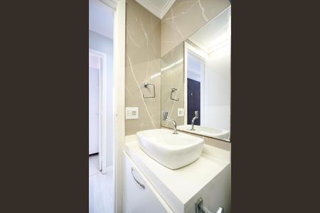 Apartamento à venda com 70m², 2 quartos e 1 vaga Apartamento à venda com 70m², 2 quartos e 1 vagaBanheiro social