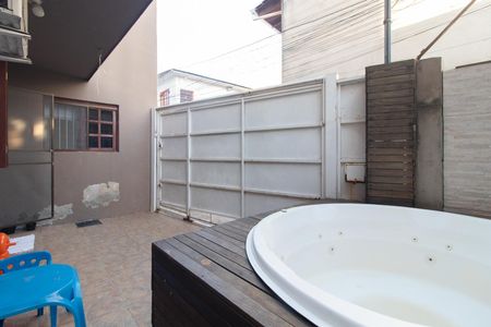Casa à venda com 100m², 2 quartos e 1 vagaQuintal