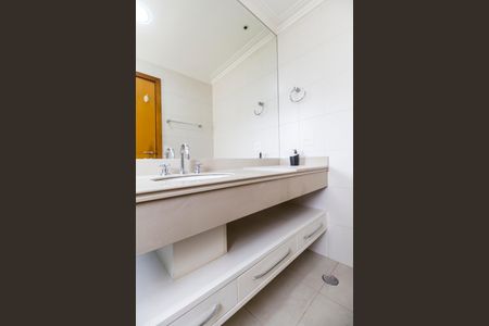 Apartamento para alugar com 136m², 3 quartos e 2 vagasBanheiro da Suíte