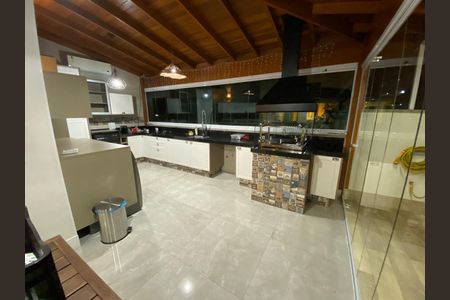 Apartamento para alugar com 140m², 3 quartos e 2 vagas Apartamento para alugar com 140m², 3 quartos e 2 vagasCozinha