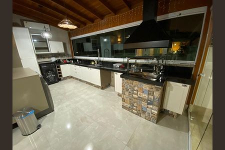 Apartamento para alugar com 140m², 3 quartos e 2 vagas Apartamento para alugar com 140m², 3 quartos e 2 vagasCozinha