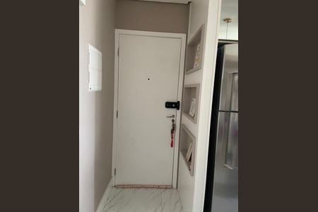 Corredor de apartamento à venda com 3 quartos, 74m² em Vila Yara, Osasco