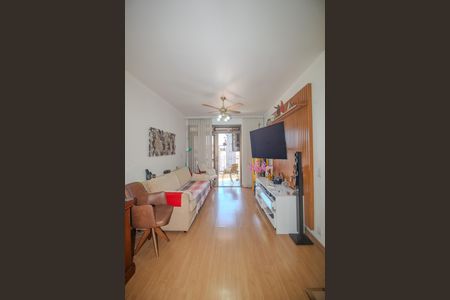 Apartamento à venda com 70m², 2 quartos e 1 vaga Apartamento à venda com 70m², 2 quartos e 1 vagaSala