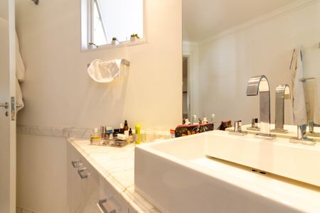 Apartamento à venda com 144m², 3 quartos e 2 vagasBanheiro da Suíte