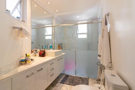 Apartamento à venda com 144m², 3 quartos e 2 vagasBanheiro da Suíte