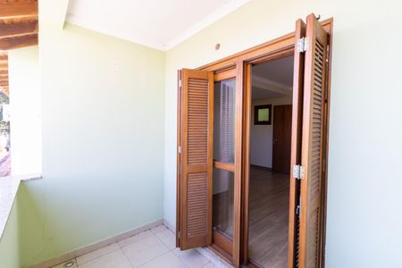 Casa para alugar com 140m², 3 quartos e 2 vagas Casa para alugar com 140m², 3 quartos e 2 vagasSacada