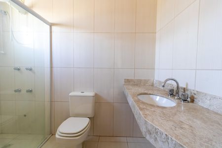 Casa para alugar com 140m², 3 quartos e 2 vagas Casa para alugar com 140m², 3 quartos e 2 vagasBanheiro da Suíte