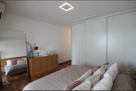 Apartamento à venda com 291m², 4 quartos e 4 vagasSuíte 1