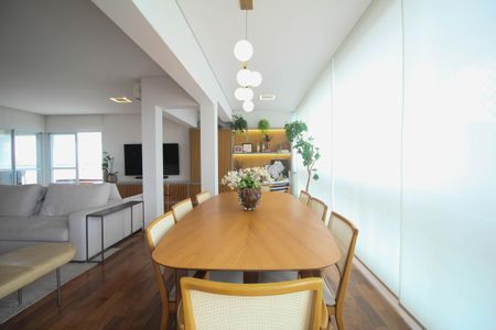 Apartamento à venda com 291m², 4 quartos e 4 vagasSala
