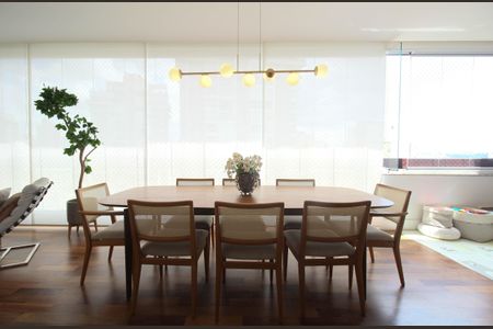 Apartamento à venda com 291m², 4 quartos e 4 vagasSala