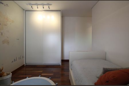 Apartamento à venda com 291m², 4 quartos e 4 vagas  Suíte 3