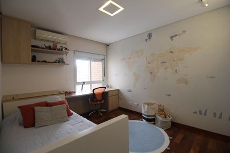 Apartamento à venda com 291m², 4 quartos e 4 vagas  Suíte 3