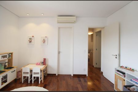Apartamento à venda com 291m², 4 quartos e 4 vagasSuíte 4