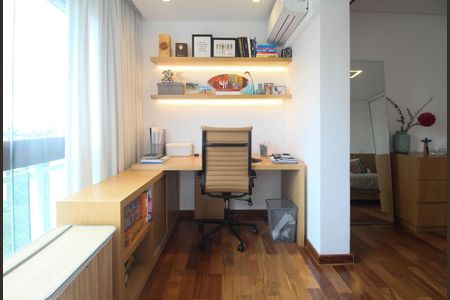 Apartamento à venda com 291m², 4 quartos e 4 vagasSuíte 1