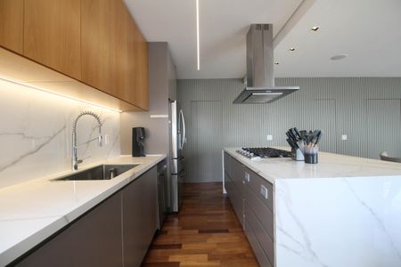 Apartamento à venda com 291m², 4 quartos e 4 vagasCozinha
