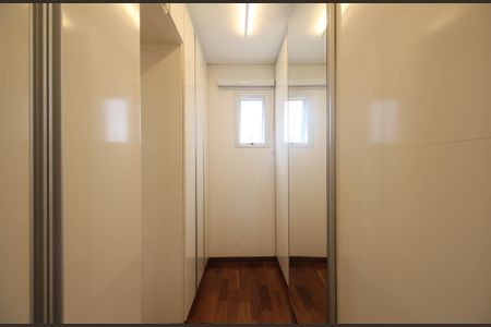 Apartamento à venda com 291m², 4 quartos e 4 vagas Suíte 1