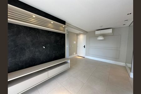 Sala de apartamento para alugar com 2 quartos, 67m² em Empresarial 18 do Forte, Barueri