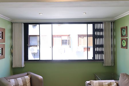 Janela da Sala de apartamento à venda com 2 quartos, 67m² em Jardim Itu, Porto Alegre