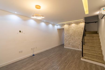 Sala de casa para alugar com 4 quartos, 139m² em Jardim Brasilia, São Paulo