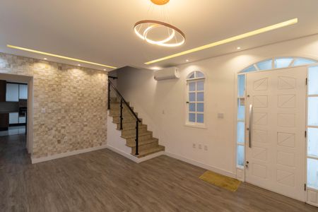 Sala de casa para alugar com 4 quartos, 139m² em Jardim Brasilia, São Paulo