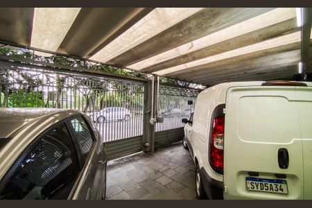 Casa à venda com 290m², 3 quartos e 3 vagas Casa à venda com 290m², 3 quartos e 3 vagasGaragem