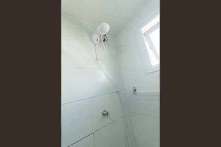 Banheiro Social de kitnet/studio para alugar com 1 quarto, 29m² em Cristo Rei, Curitiba