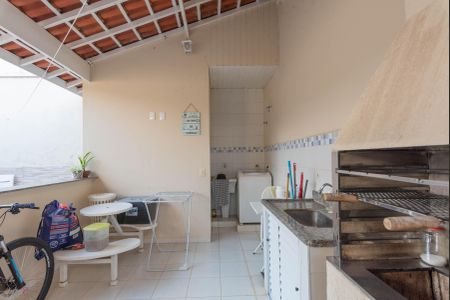 Casa à venda com 205m², 3 quartos e 4 vagasChurrasqueira