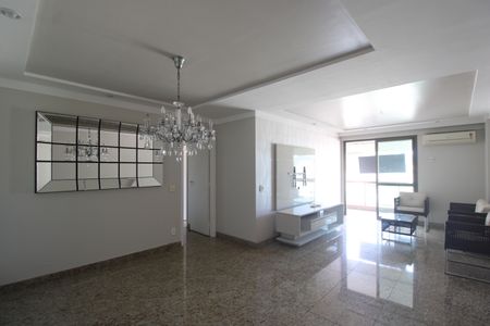 Sala de apartamento para alugar com 3 quartos, 145m² em Jacarepaguá, Rio de Janeiro